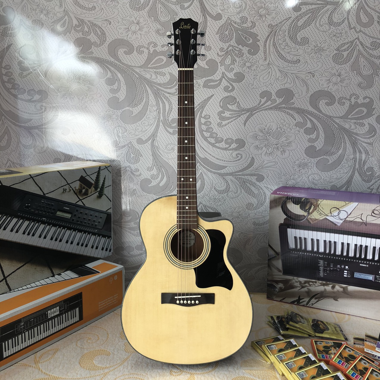 Guitar Acoustic Linas L120
