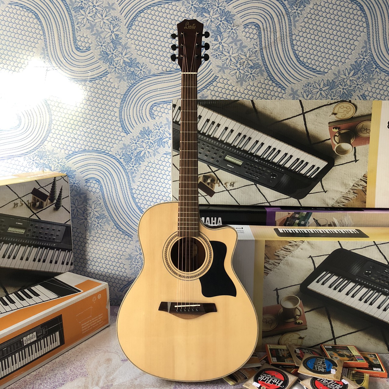 Đàn Guitar Acoustic Linas L240EQ