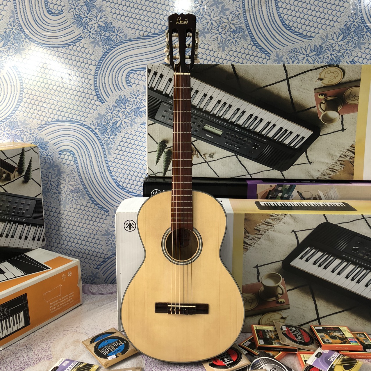 Guitar Mini Linas LC70