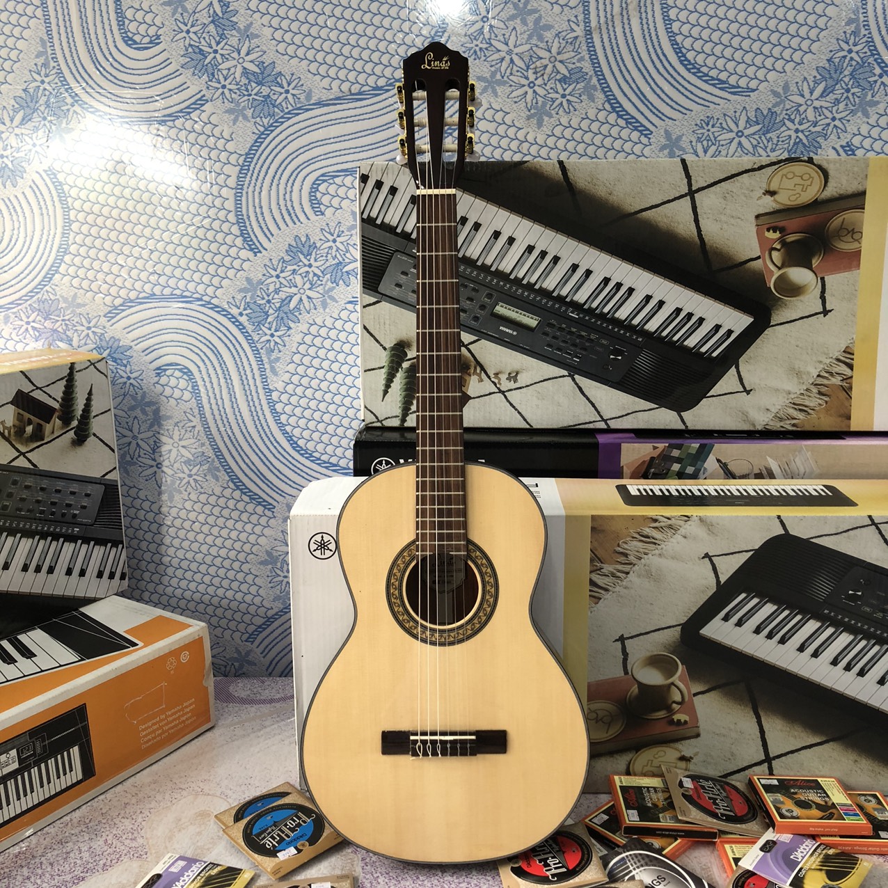 Guitar Mini Linas LC150